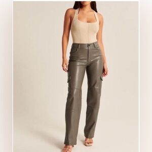 ABERCROMBIE & FITCH The 90’s Relaxed Jean High Rise Pants Vegan Leather Sz 28